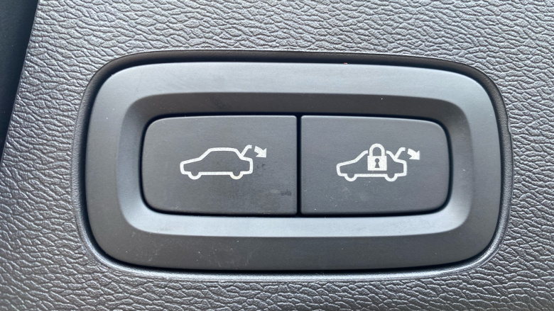 Volvo XC60 2.0 T8 [455] PHEV Ultra Dark 5dr AWD Geartronic Estate